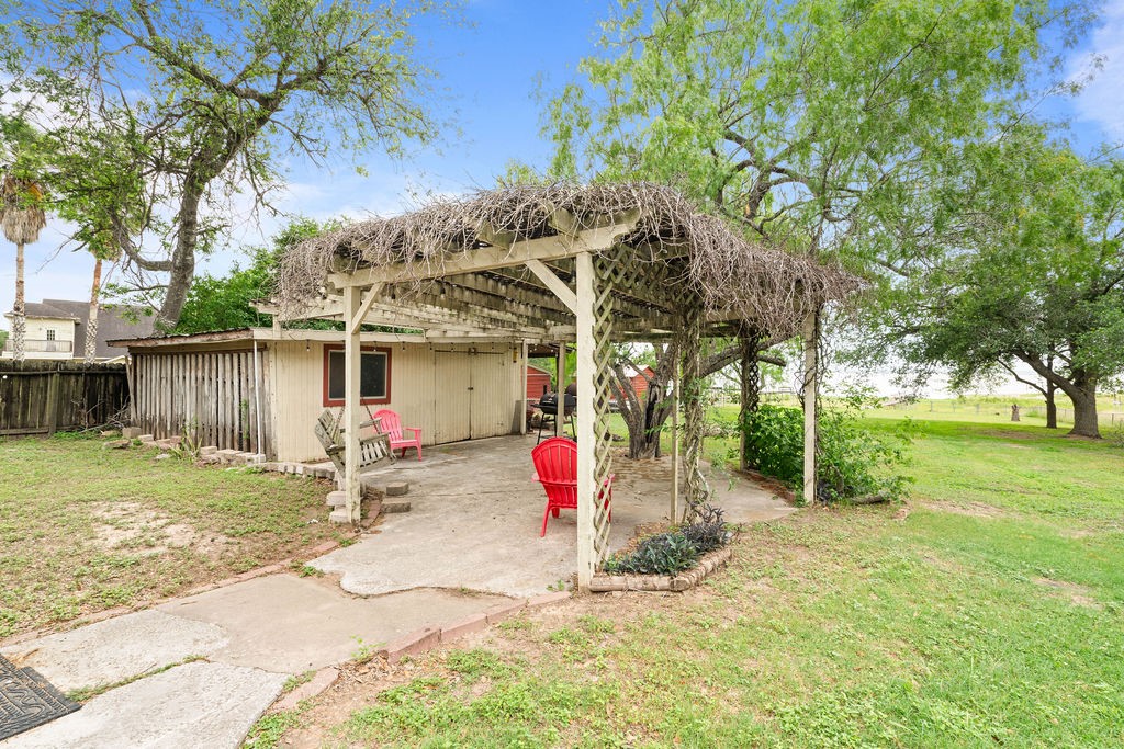 119 Century Dr Property Photo 21