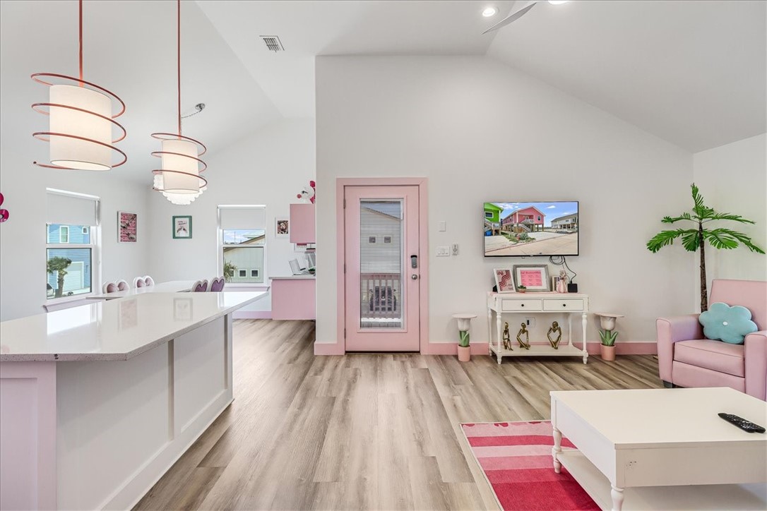 458350 Property Photo 4