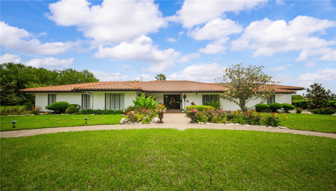 14 Hewit Dr Property Photo 2