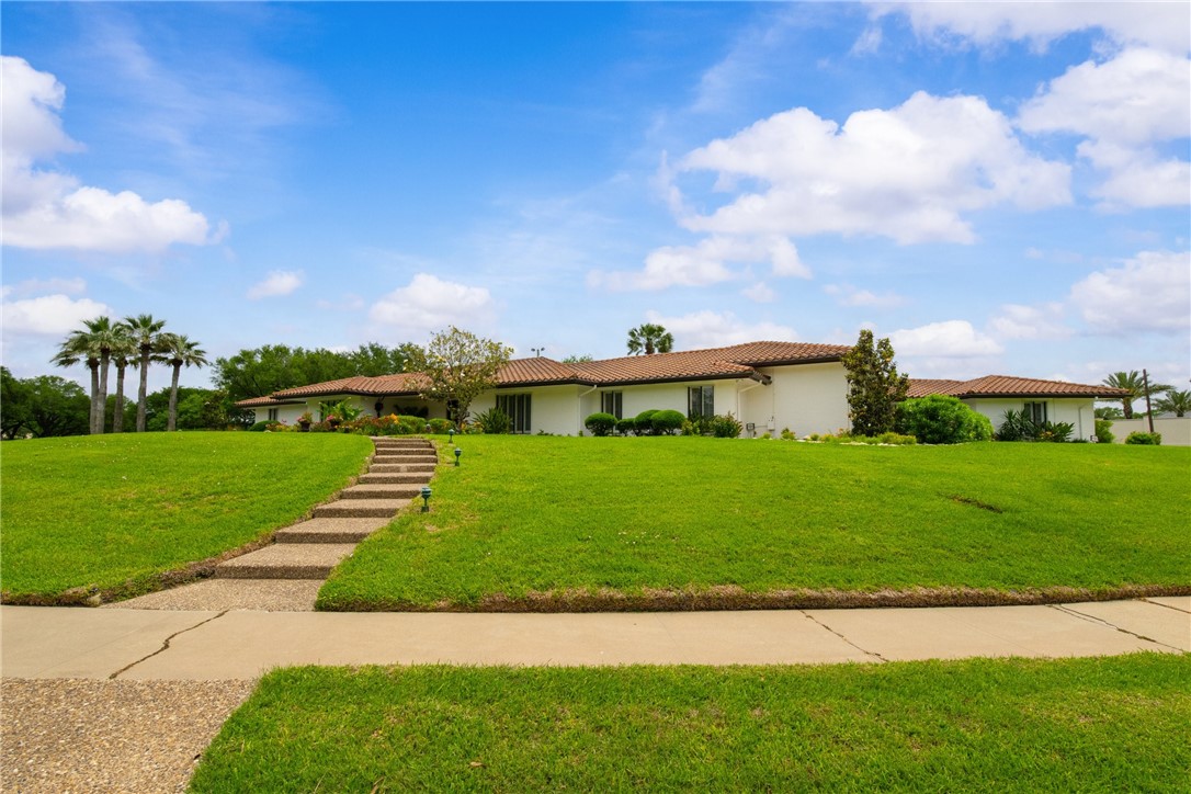 14 Hewit Dr Property Photo 3