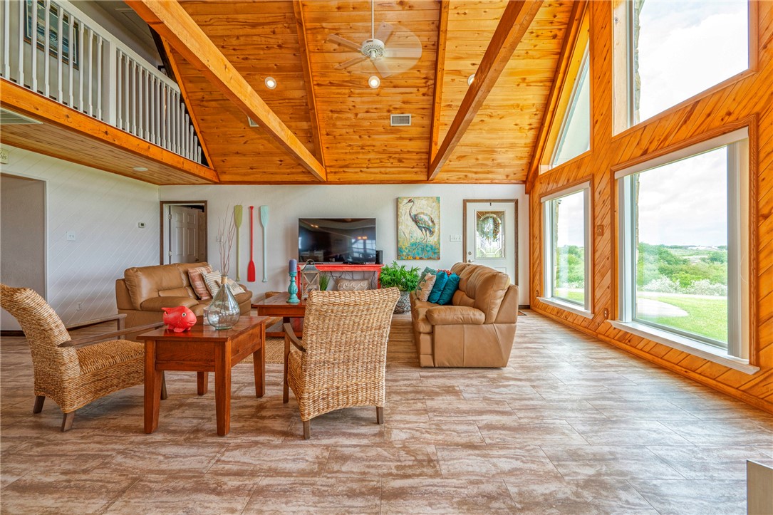 868 County Road 3651 Property Photo 8