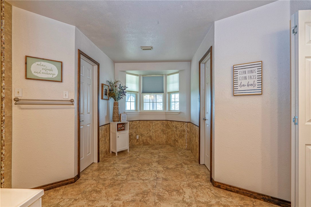 868 County Road 3651 Property Photo 22