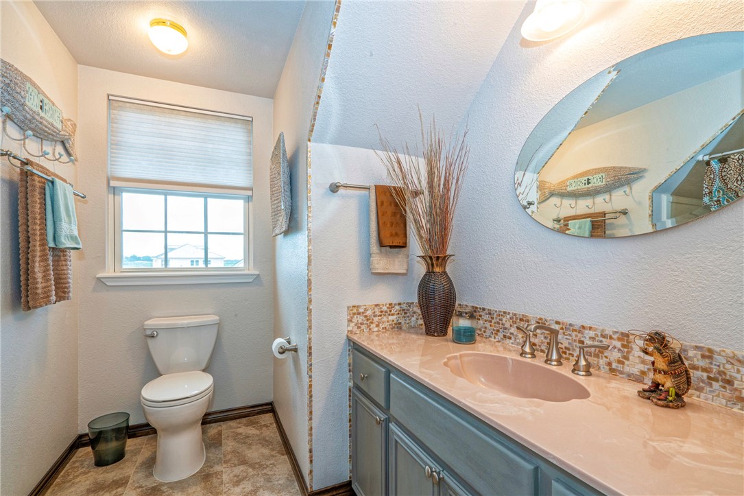 868 County Road 3651 Property Photo 28