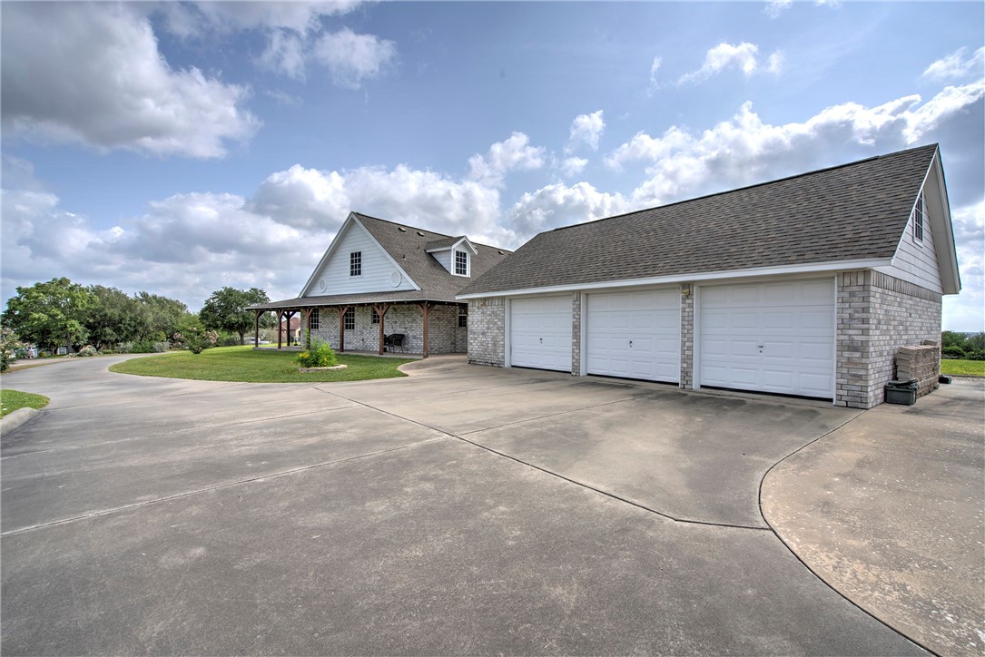 868 County Road 3651 Property Photo 34