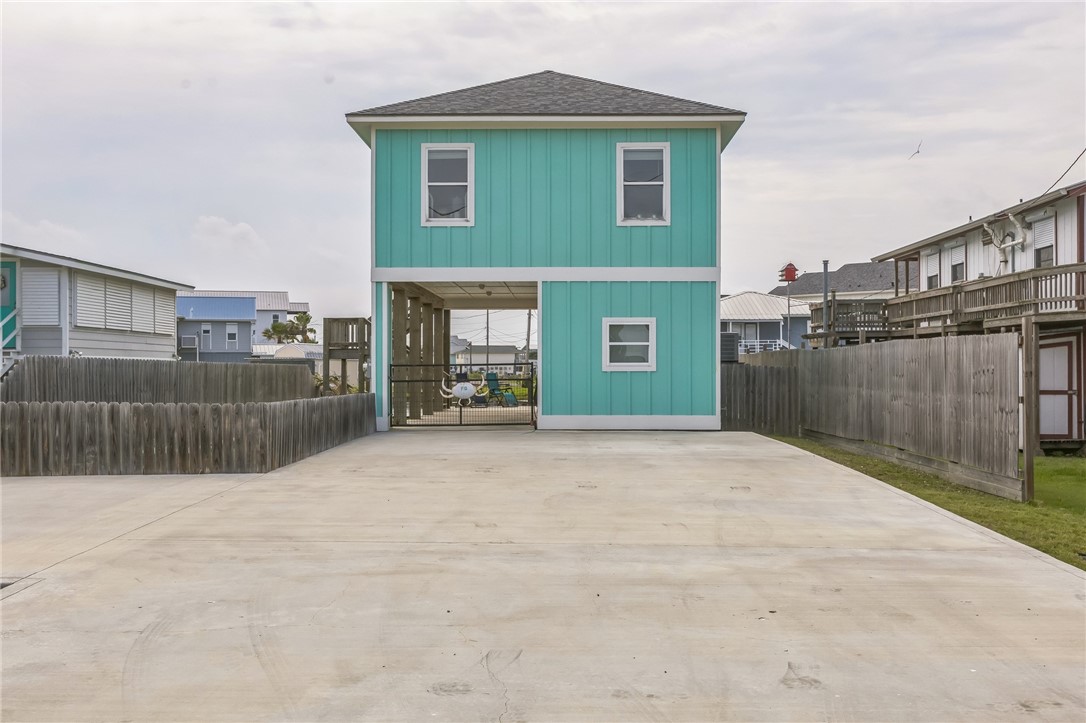 70 Belaire Dr Property Photo 2