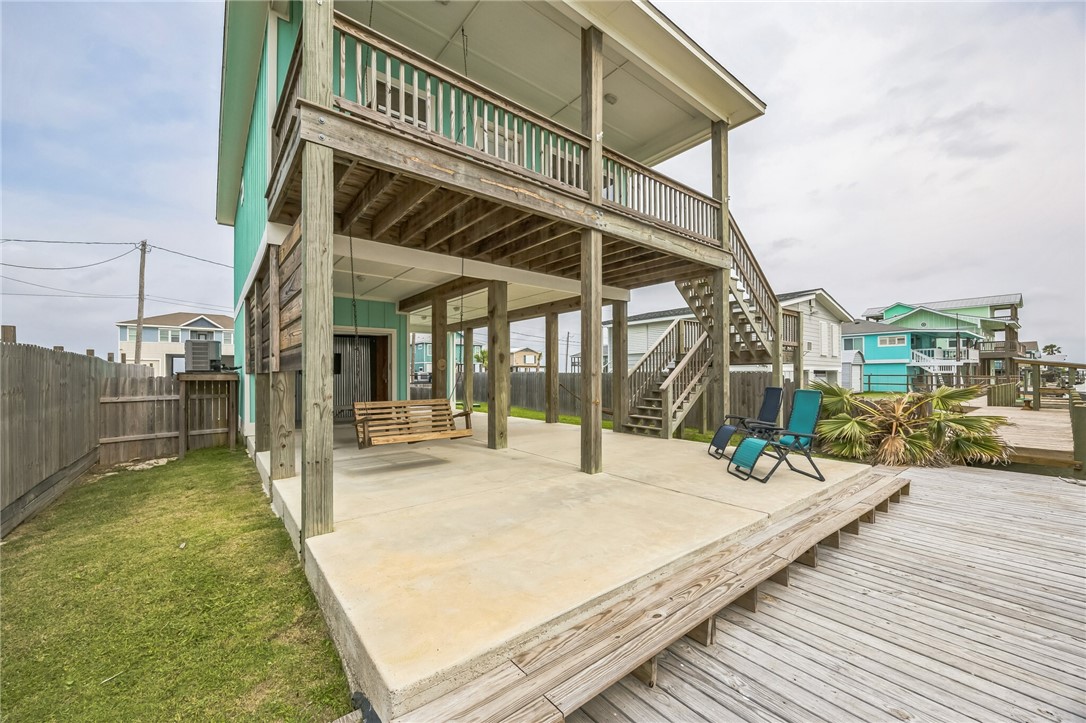 70 Belaire Dr Property Photo 3