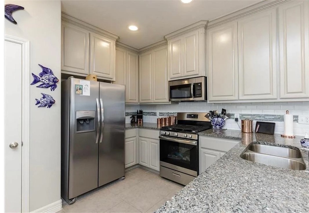 7409 San Remo Ct Property Photo 3