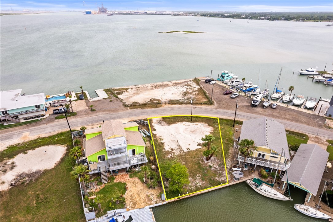 93 Bayshore Dr Property Photo 2