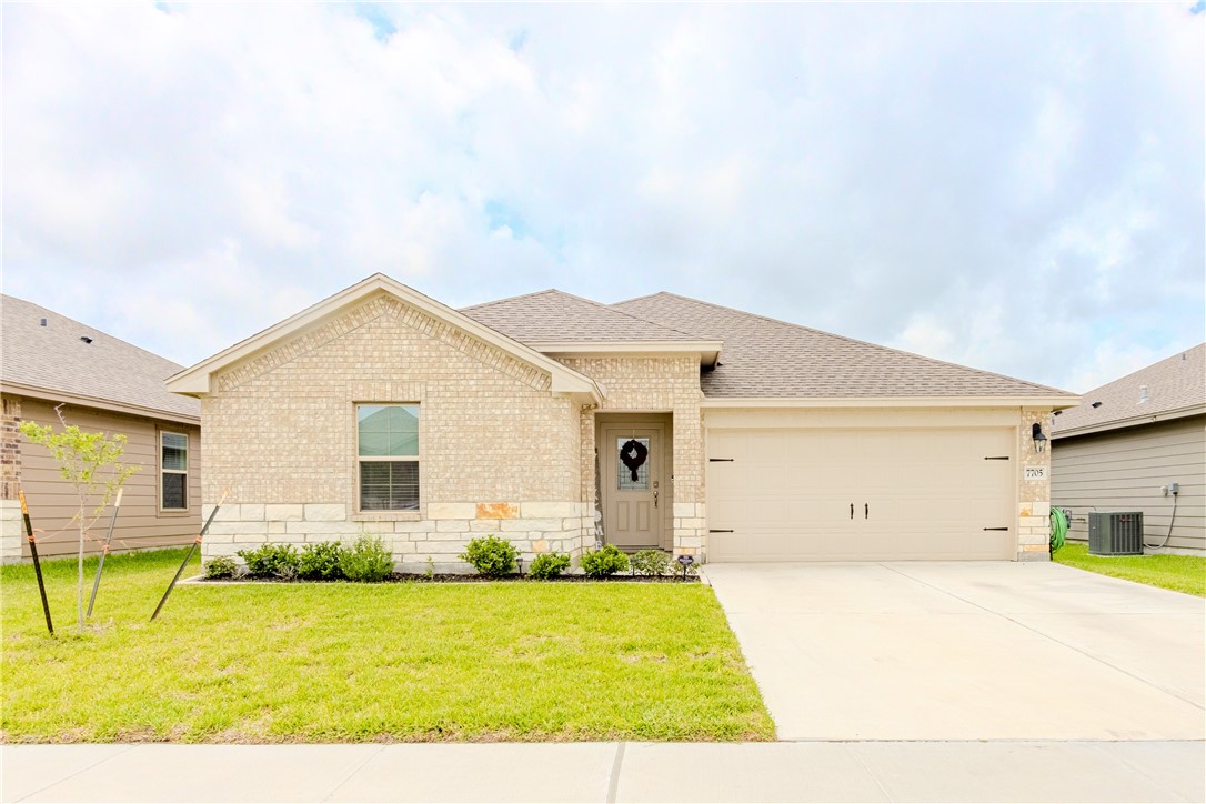 7705 Bullrider Dr Property Photo 1