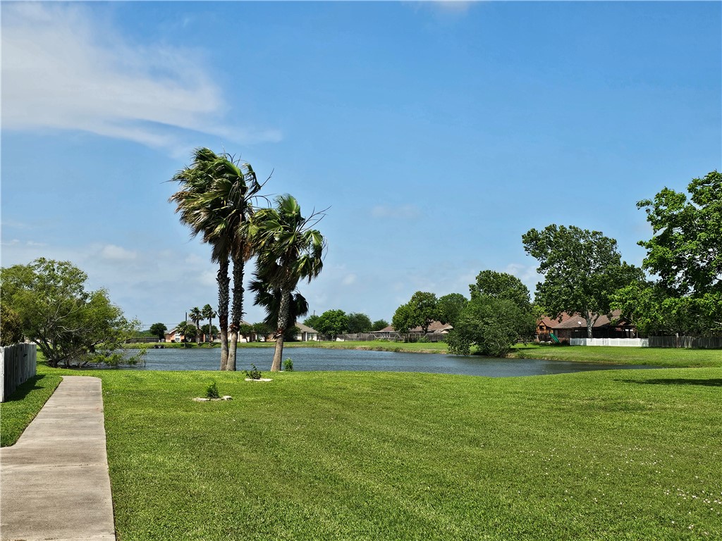 2304 Madrid Dr Property Photo 3