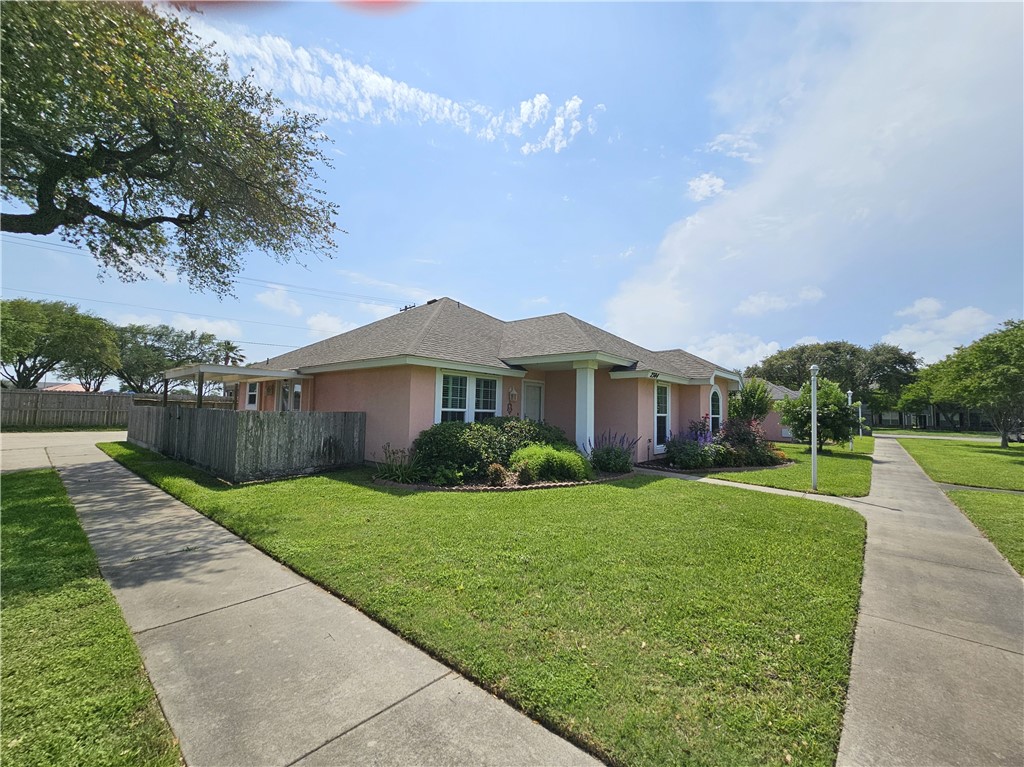 2304 Madrid Dr Property Photo 4