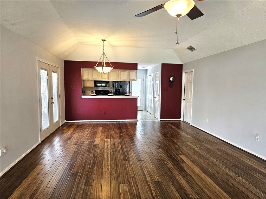 2304 Madrid Dr Property Photo 5