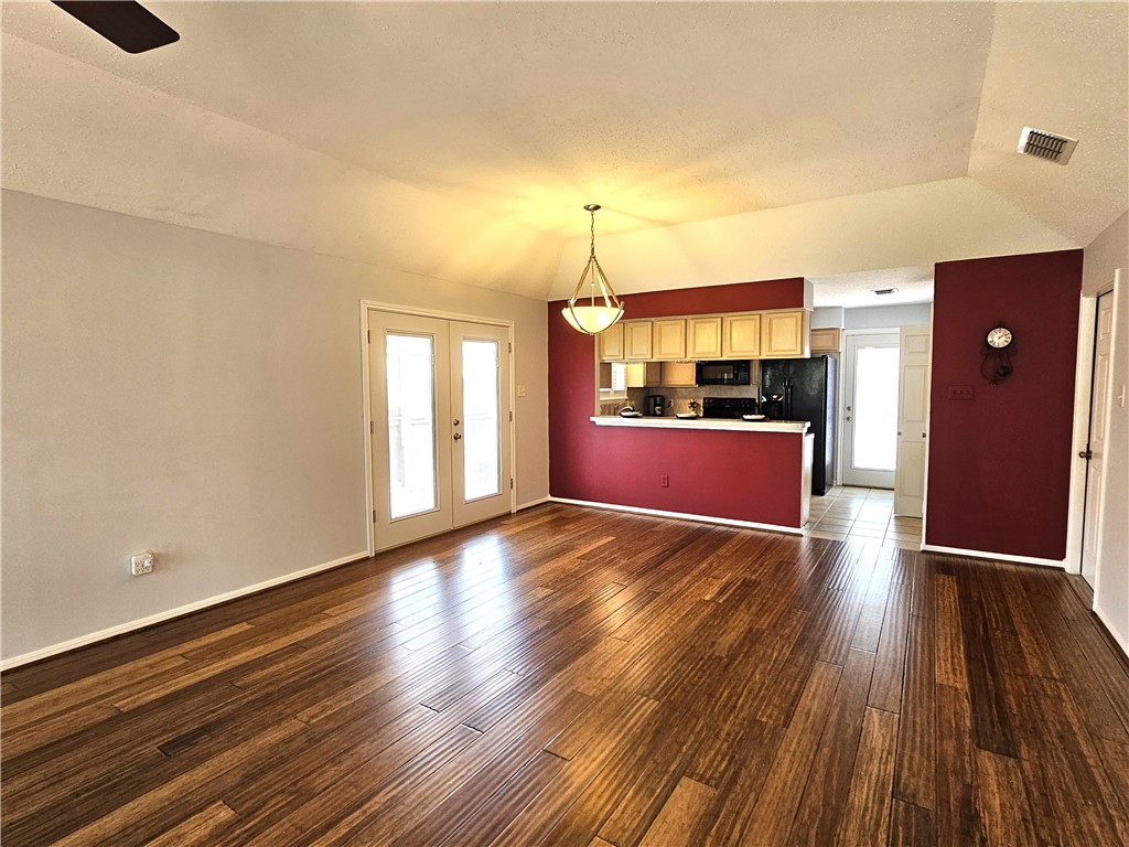 2304 Madrid Dr Property Photo 7