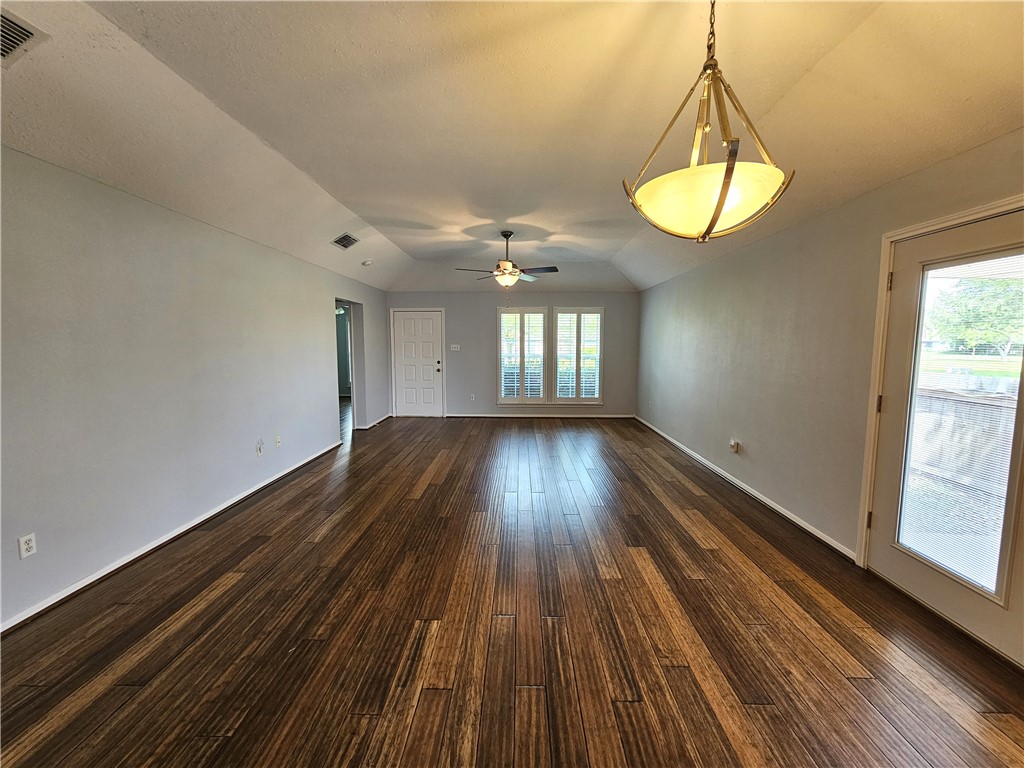 2304 Madrid Dr Property Photo 8