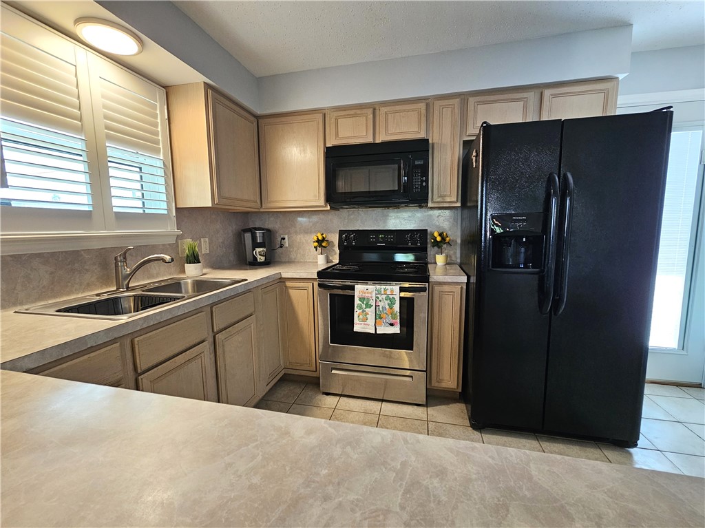 2304 Madrid Dr Property Photo 9