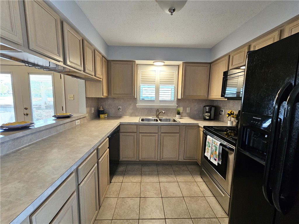 2304 Madrid Dr Property Photo 10