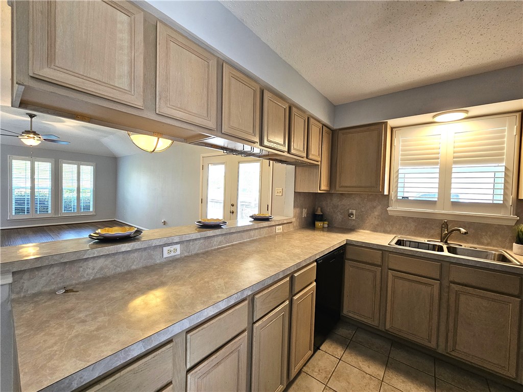 2304 Madrid Dr Property Photo 12