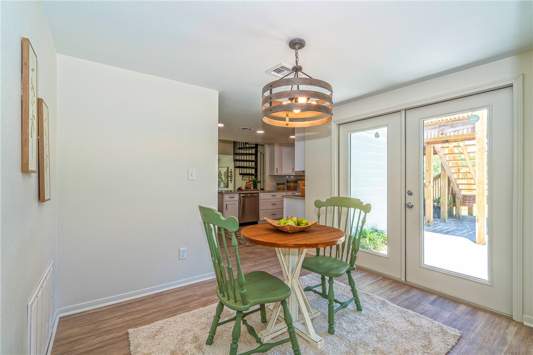 2322 Violet Property Photo 16