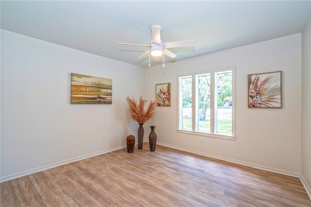 2322 Violet Property Photo 20