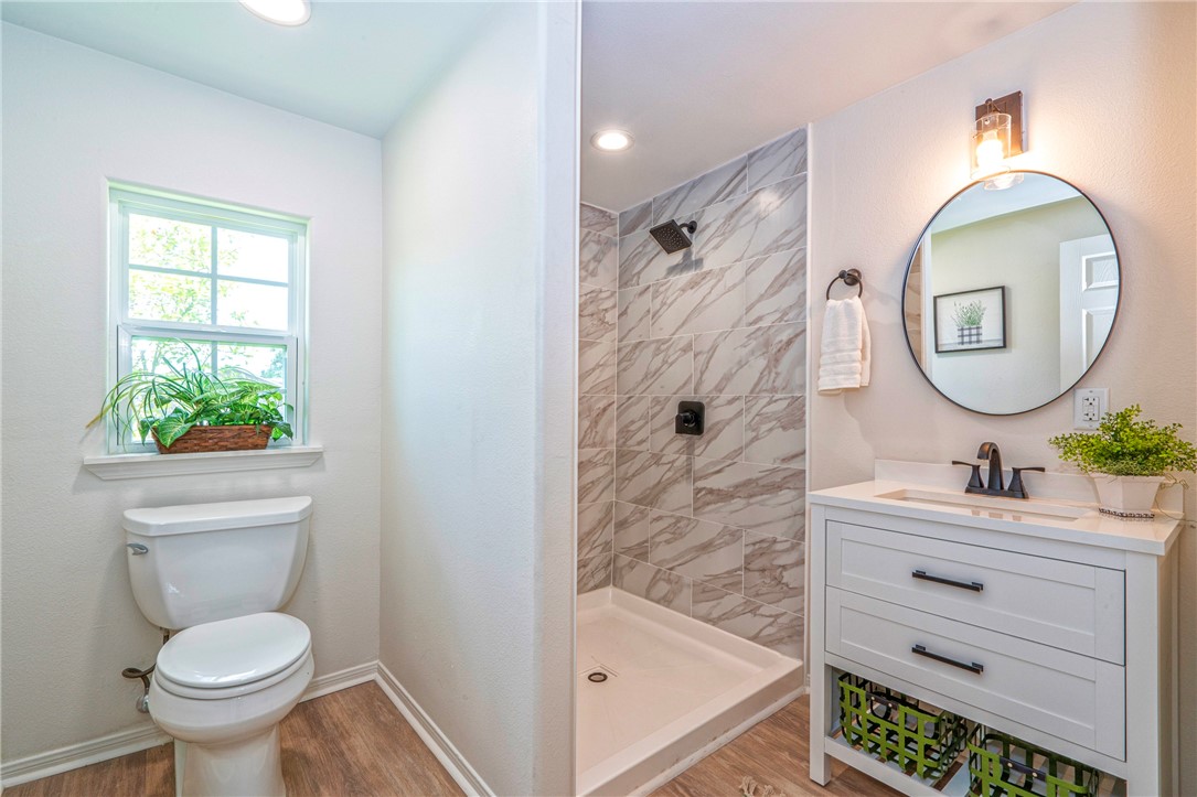 2322 Violet Property Photo 21