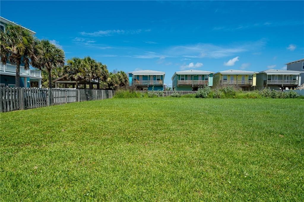 841 Oceanside Dr Property Photo 2