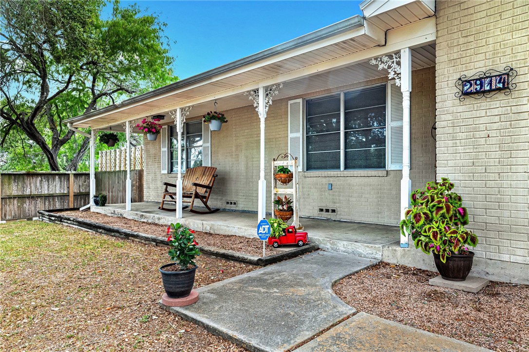 2914 Japonica Dr Property Photo 2