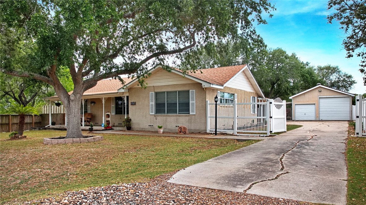 2914 Japonica Dr Property Photo 3