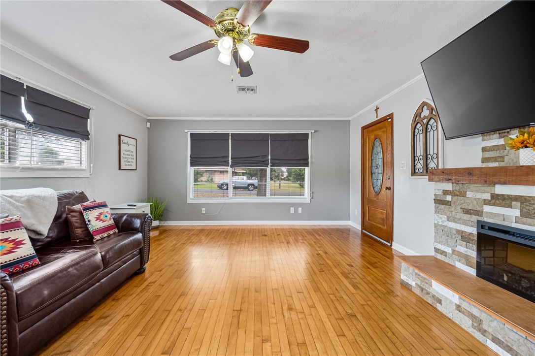 2914 Japonica Dr Property Photo 4
