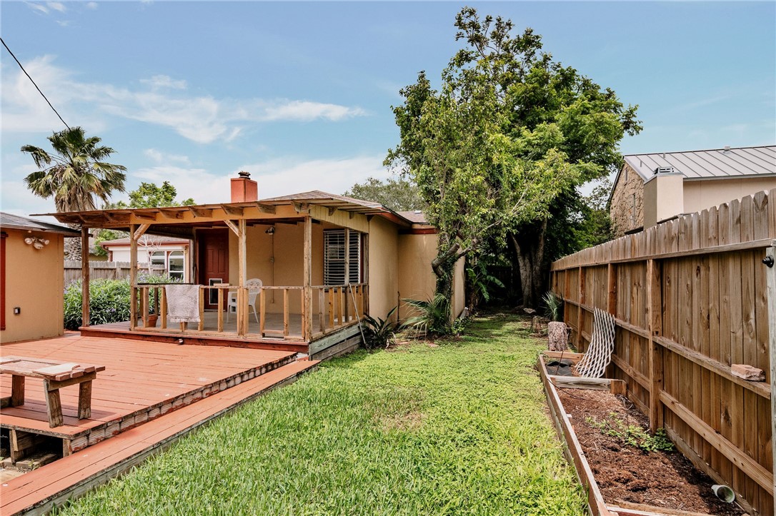 241 Oleander Ave Property Photo 12