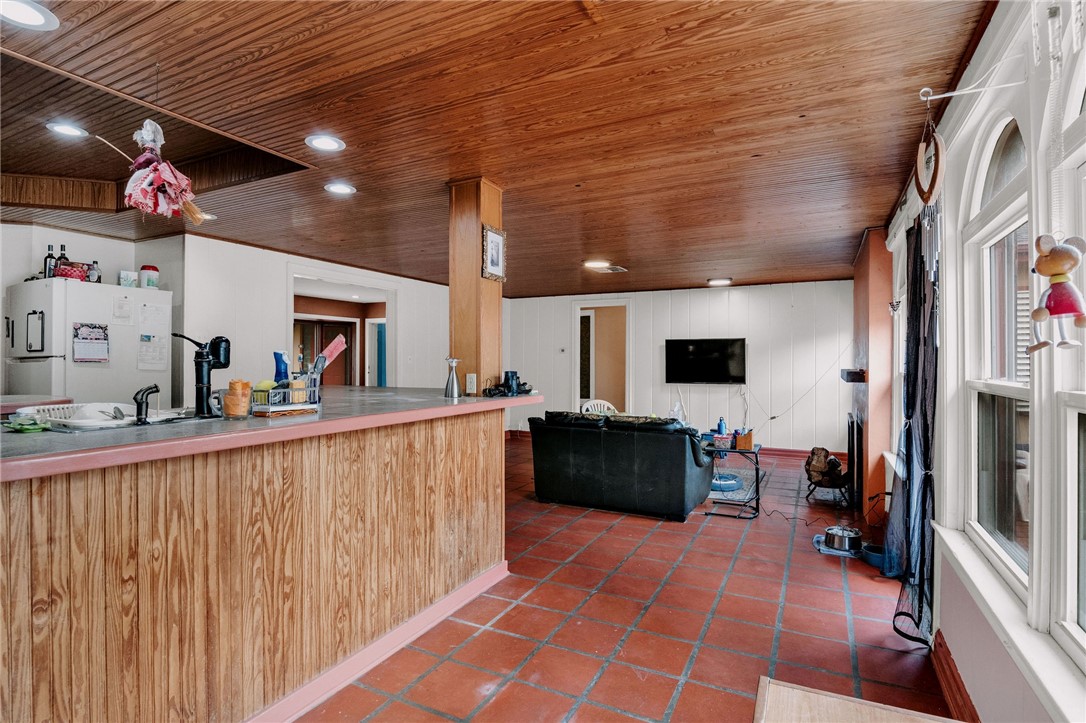 241 Oleander Ave Property Photo 16
