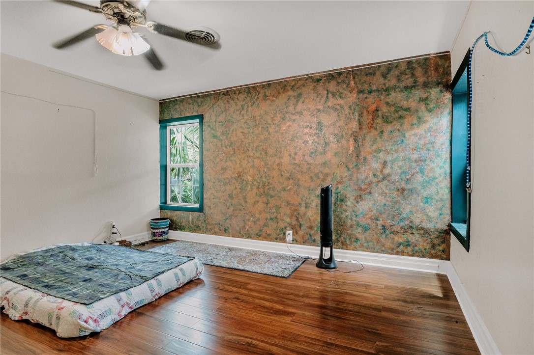 241 Oleander Ave Property Photo 21