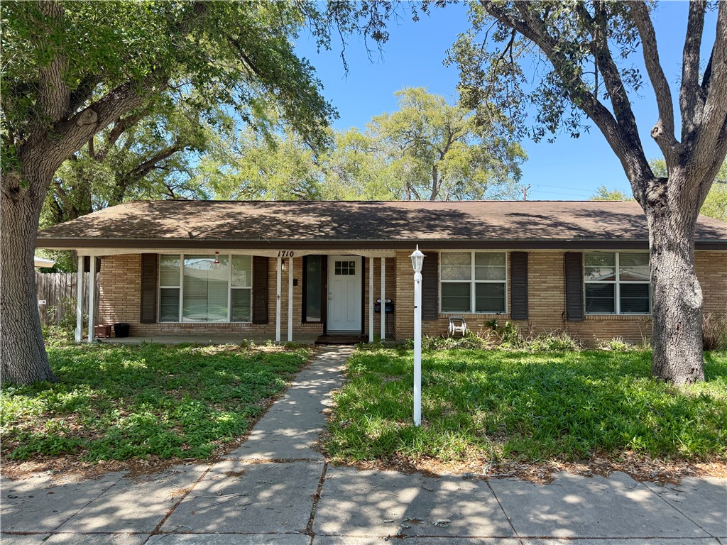 1710 Santa Cecilia Dr Property Photo