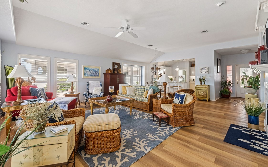 16025 Cuttysark St Property Photo 4