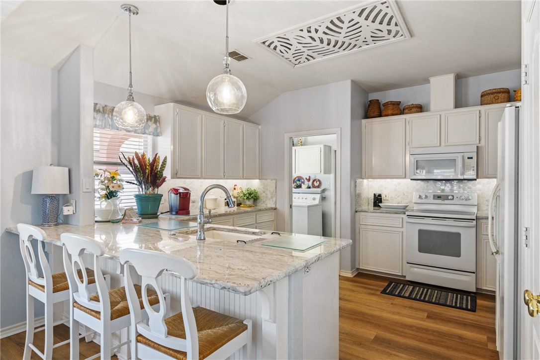 16025 Cuttysark St Property Photo 7