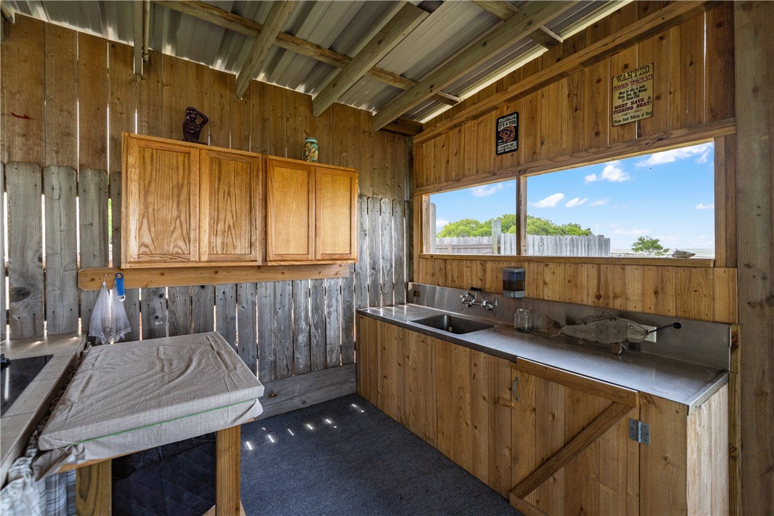 1356 Neubauer Point Property Photo 7