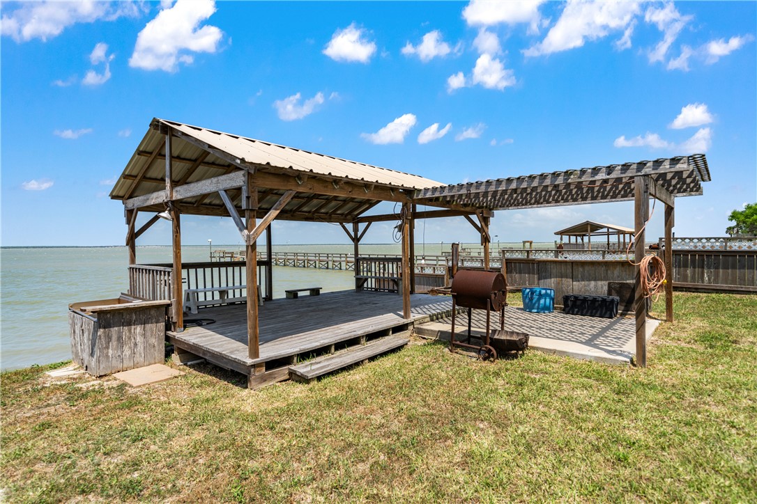 1356 Neubauer Point Property Photo 10