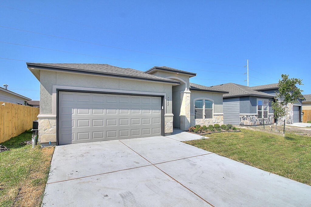 7522 Sable Creek Dr Property Photo 2