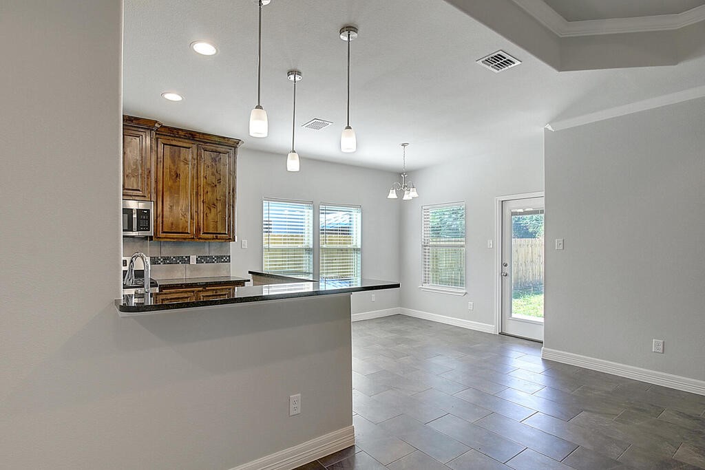 7522 Sable Creek Dr Property Photo 8