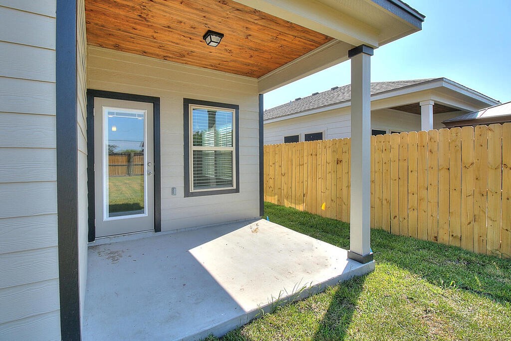 7522 Sable Creek Dr Property Photo 38