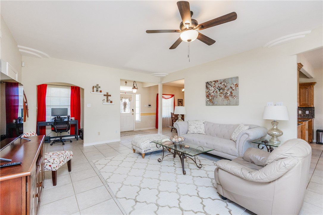 2522 Fleece Dr Property Photo 3