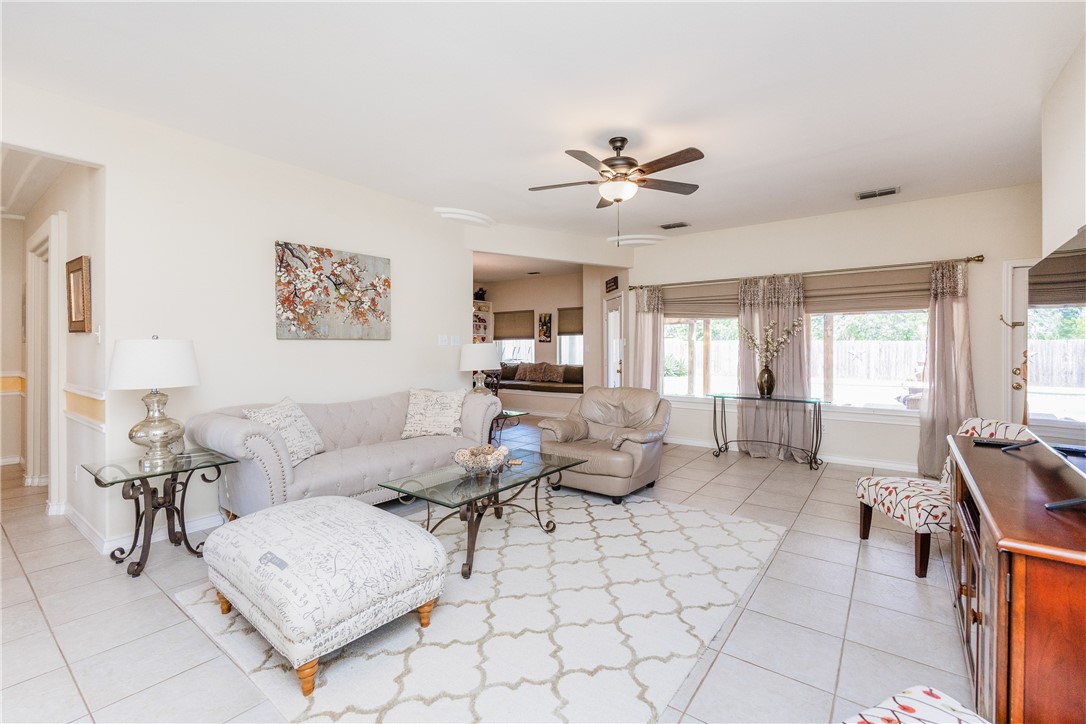 2522 Fleece Dr Property Photo 4
