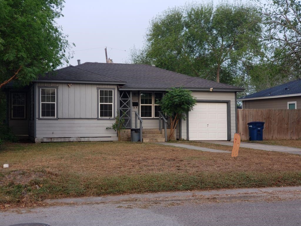 3459 Lawnview St Property Photo 2