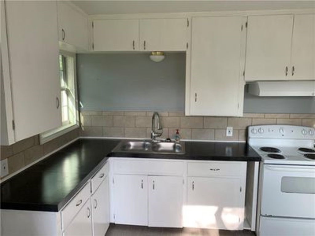 3459 Lawnview St Property Photo 5