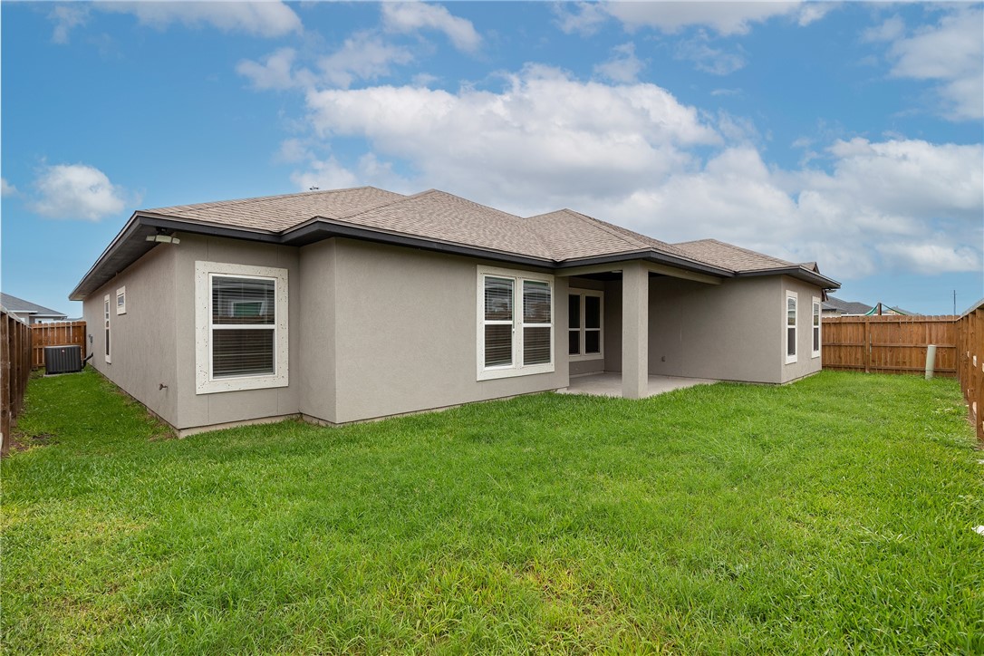 7905 Spiderman Dr Property Photo 32