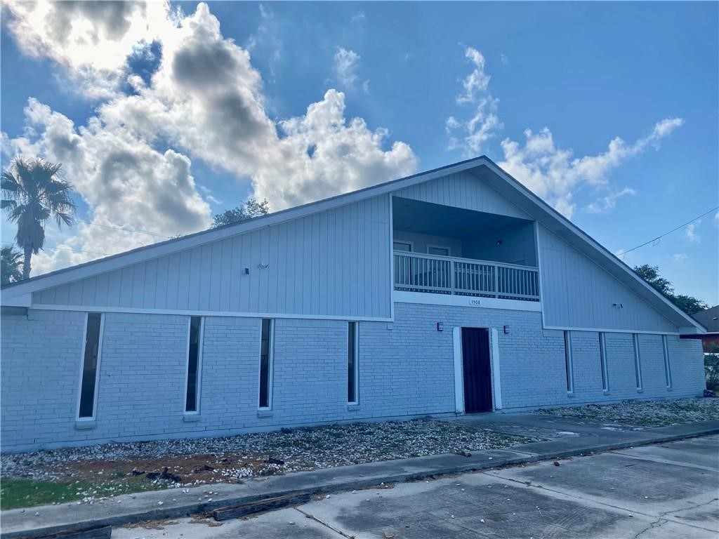 1508 S Young St Property Photo 1