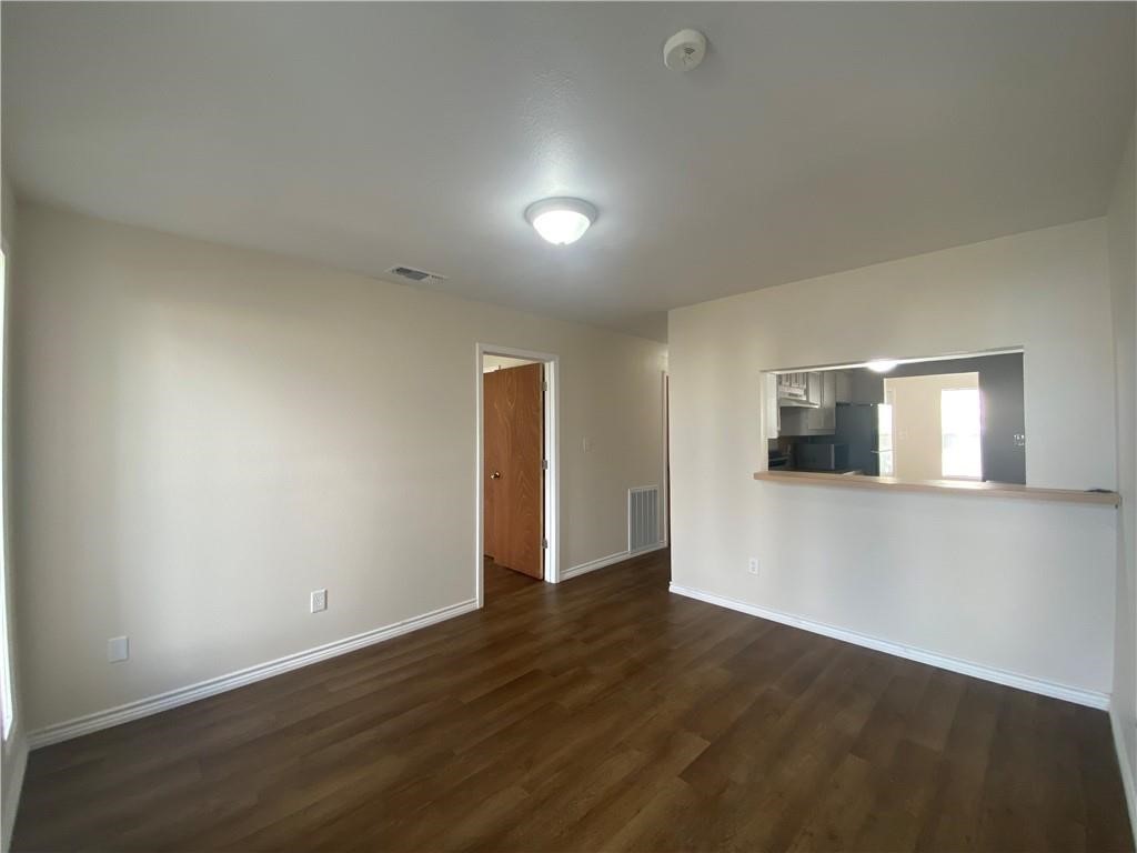 1508 S Young St Property Photo 9