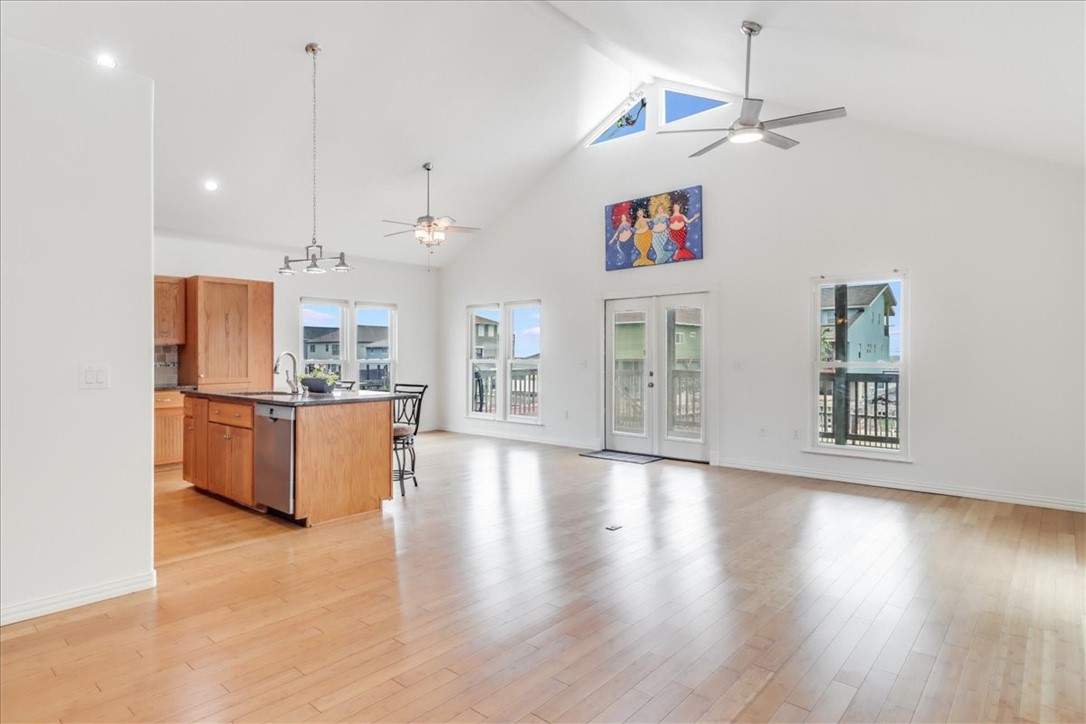 3401 Laguna Shores Road Property Photo 10