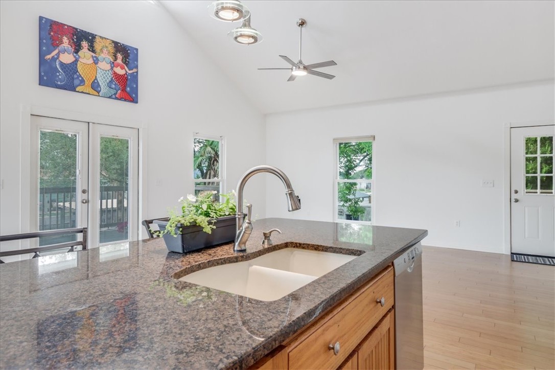 3401 Laguna Shores Road Property Photo 14