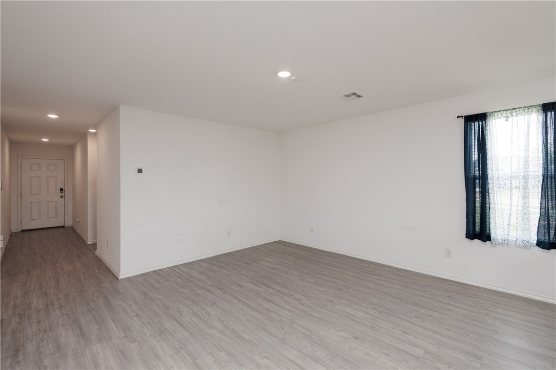 13245 Wrangler St Property Photo 4