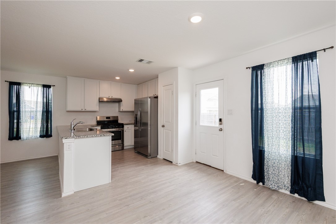 13245 Wrangler St Property Photo 15